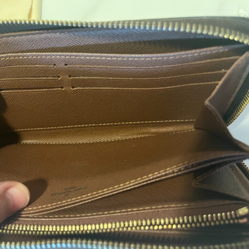 Louis Vuitton Monogram Zippy Wallet Zip Around + Dust Bag - Picture 14 of 14